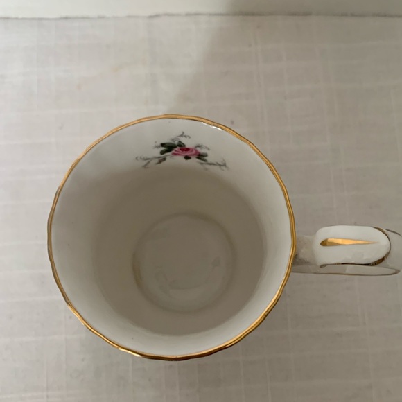 ROYAL WINDSOR | Cabbage Roses pattern. Fine Bone China Mug. - Picture 5 of 8